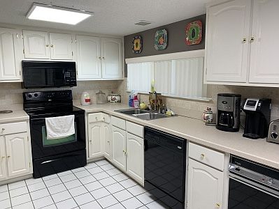 2nd image of 215 NW Fairway Hills Gln Unit 16