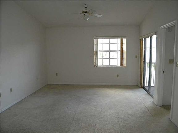 5th image of 466 NE 210th Circle Ter APT 202