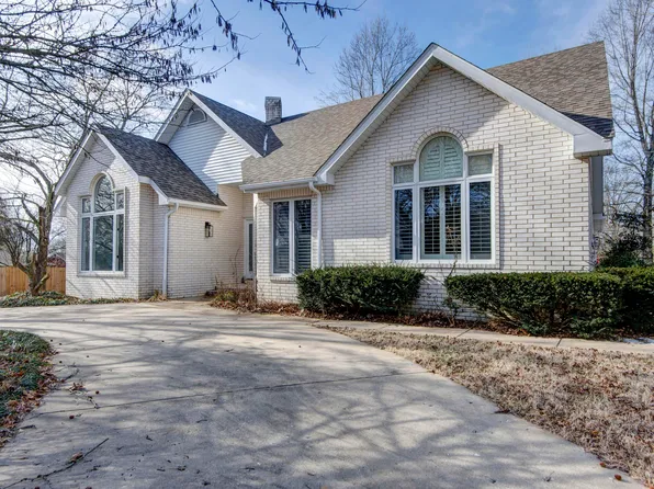 706 Maxine Avenue, Crane, MO 65633