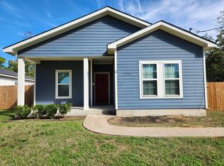 905 Nolan St, Navasota, TX 77868