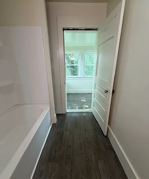 626 E Dayton St — Photo 10