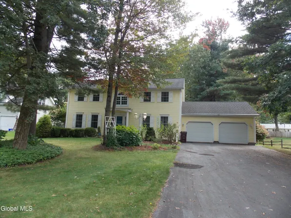 63 Orchardview Drive, Halfmoon, NY 12065