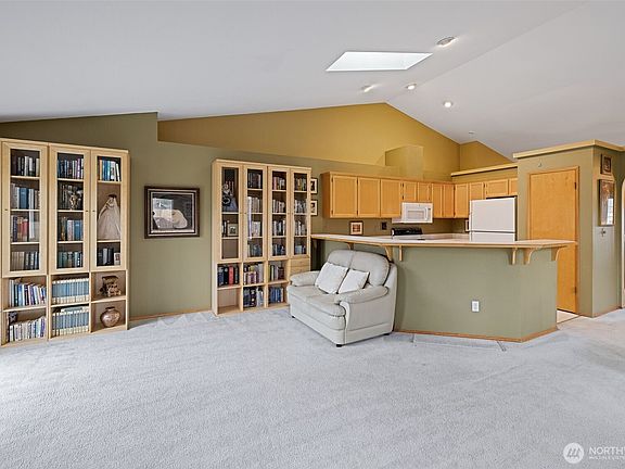 5th image of 9525 53rd Avenue NE