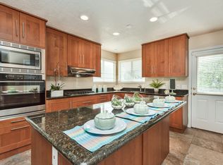 1128 E Castle Rock Rd, Sandy, UT 84094