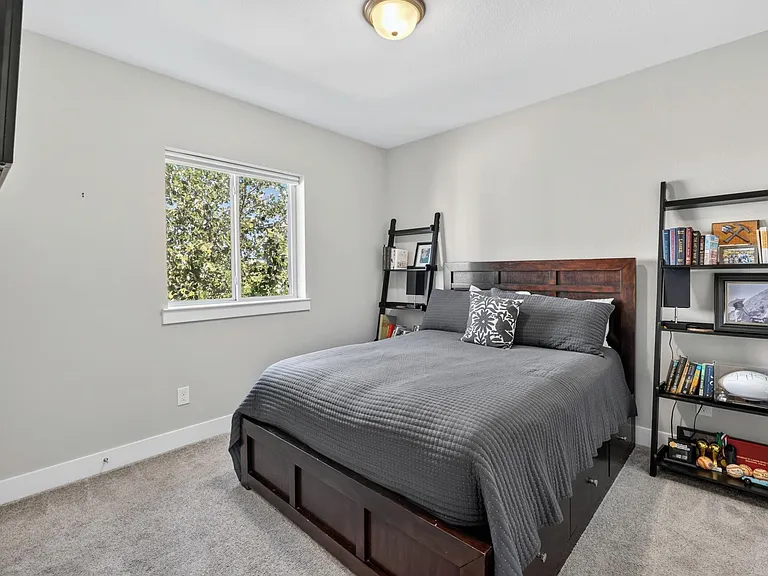 1423 Biondo Way — Photo 37