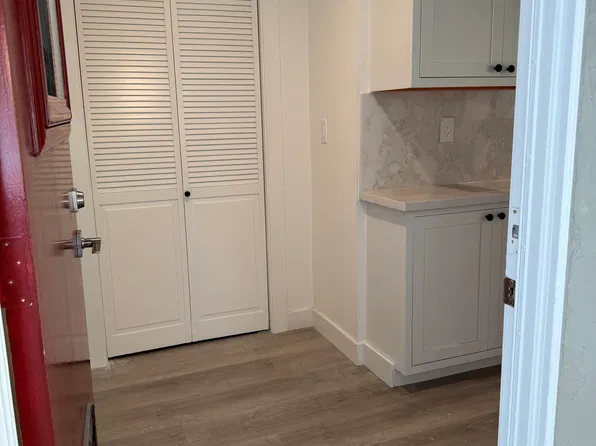 2484 Santa Ana Ave APT B, Costa Mesa, CA 92627