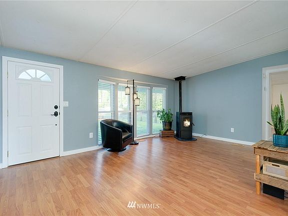4th image of 140 Tahuyeh Dr NW