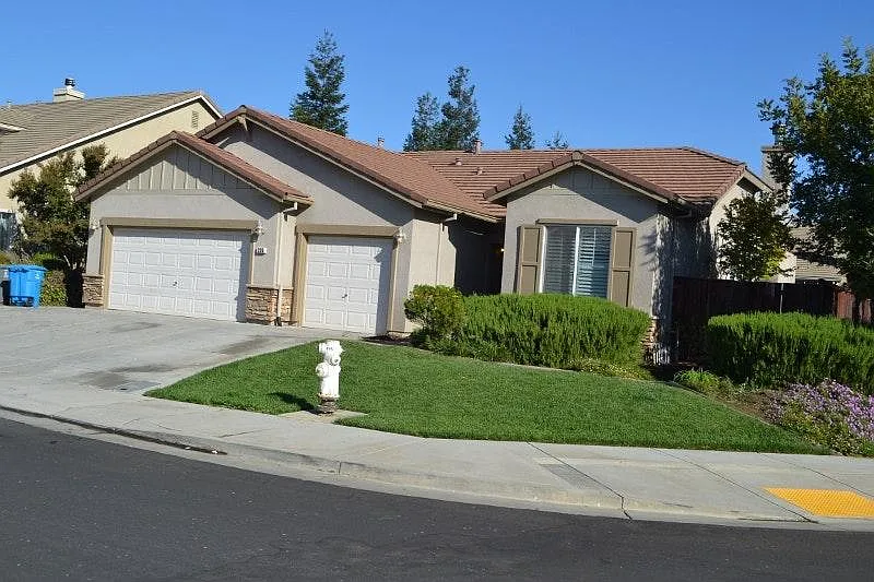 235 Rennert Way photo 1