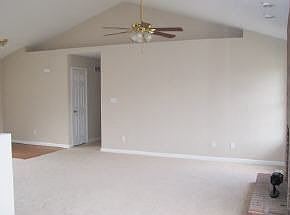 4th image of 2633 Buenger Blvd