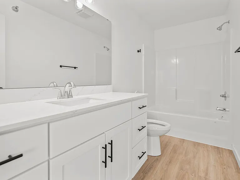 Twin Oaks Apartments — Photo 7