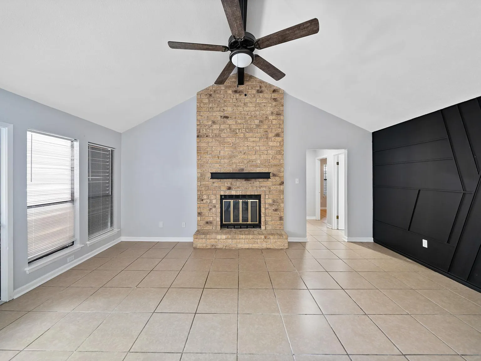 3 bed, 1419 sqft, $2,095 — Photo 4