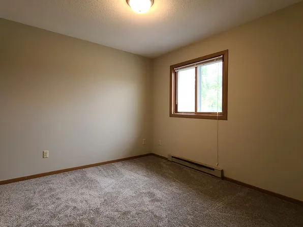 353 Nicole Ln APT 4, River Falls, WI 54022