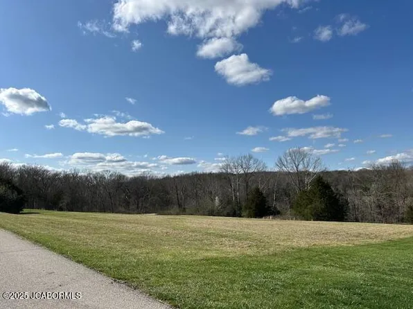 616 Whispering Cedars Ln, Jefferson City, MO 65101