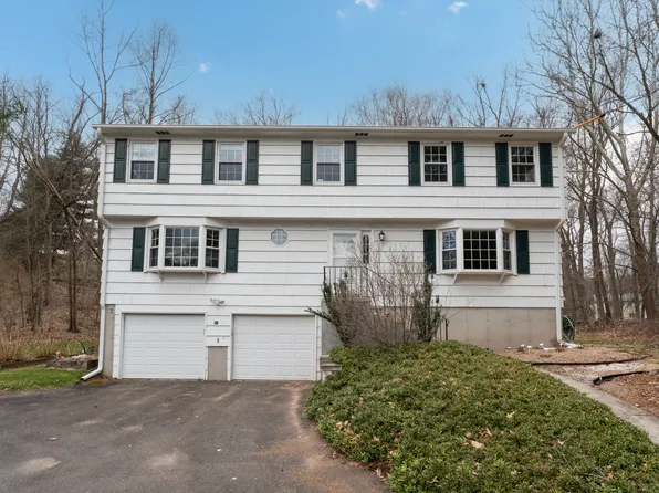 52 Laura Road, Hamden, CT 06514