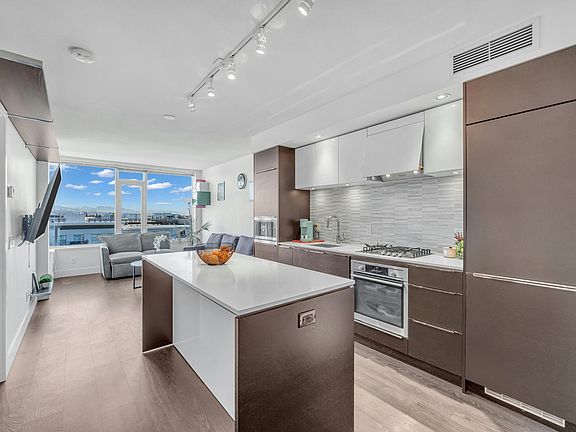 2nd image of 5233 Gilbert Rd #1007