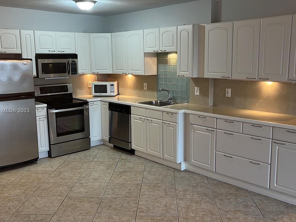 1st image of 1455 N Treasure Dr APT 6P