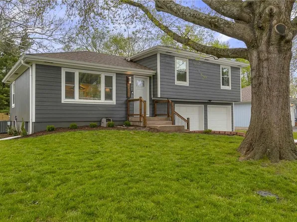 1017 W Fairwood Ln, Olathe, KS 66061