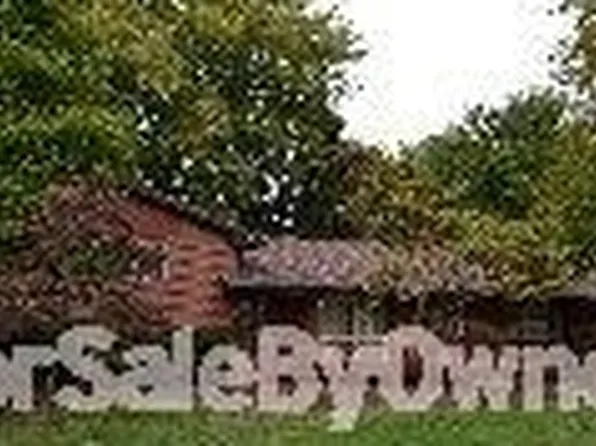 319 W Poplar St, Heyworth, IL 61745