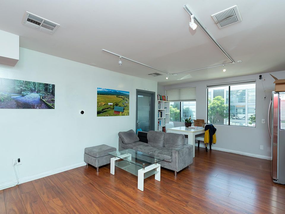 kitchen/apt area door to closet