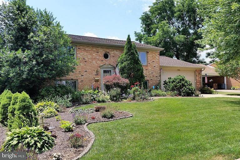 1st image of 124 Belmont Dr SW