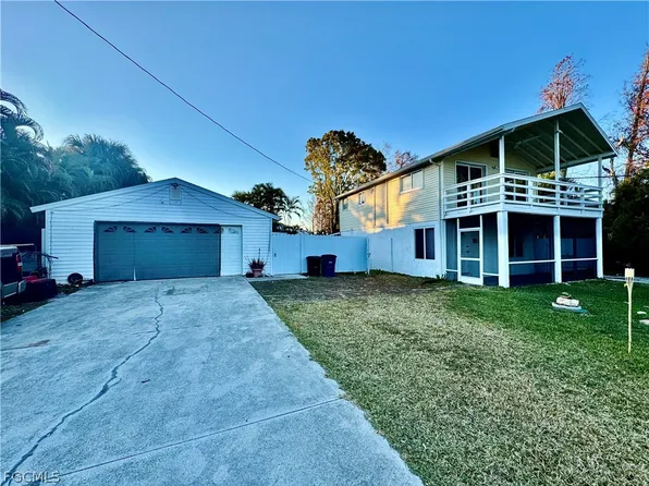 7123 Shannon Blvd, Fort Myers, FL 33908