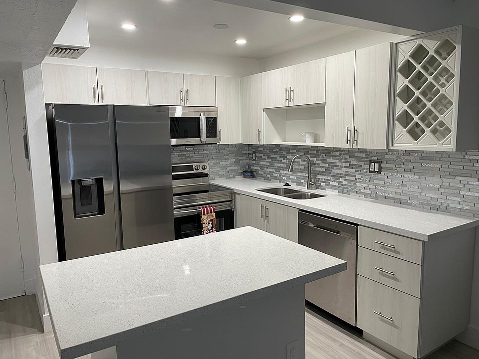 1st image of 1801 NE 140th St #305A