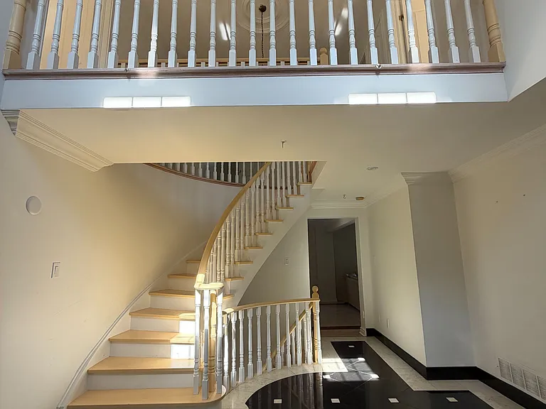 46 Ruscoe Cres — Photo 5