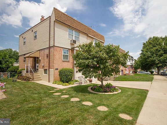 3rd image of 10916 Templeton Dr