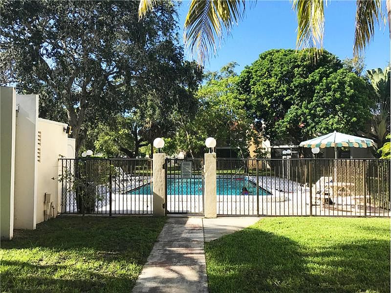 2nd image of 624 NW 13th St #310