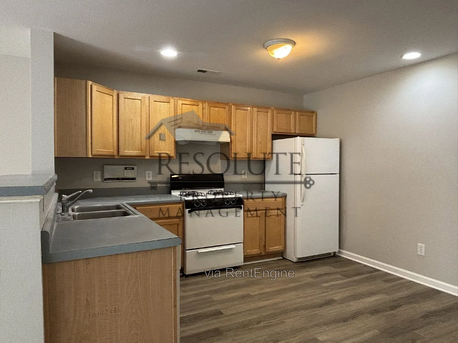 3 bed, 2.0 bath, 1700 sqft, $1,750 — Photo 3
