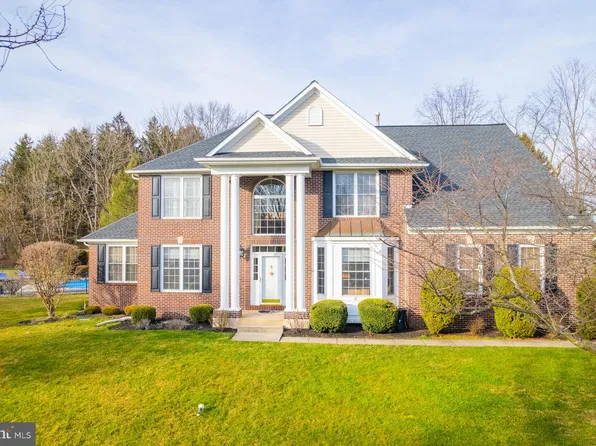 4 Ashley Ct, East Windsor, NJ 08520