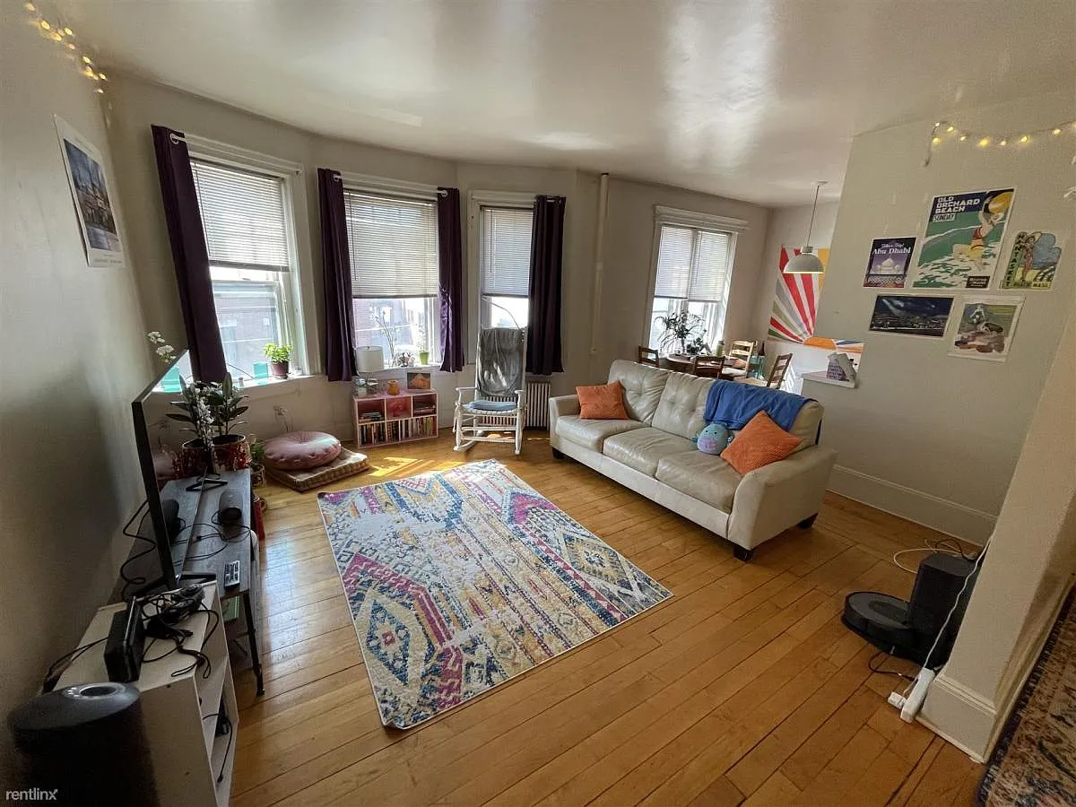 1151 Commonwealth Ave — Photo 2