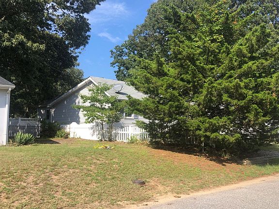3rd image of 111 Avalon Rd