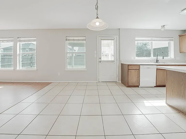 329 Highland Glen Dr — Photo 13