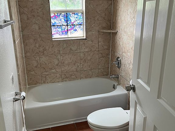 Bathroom #1 Full Bathroom