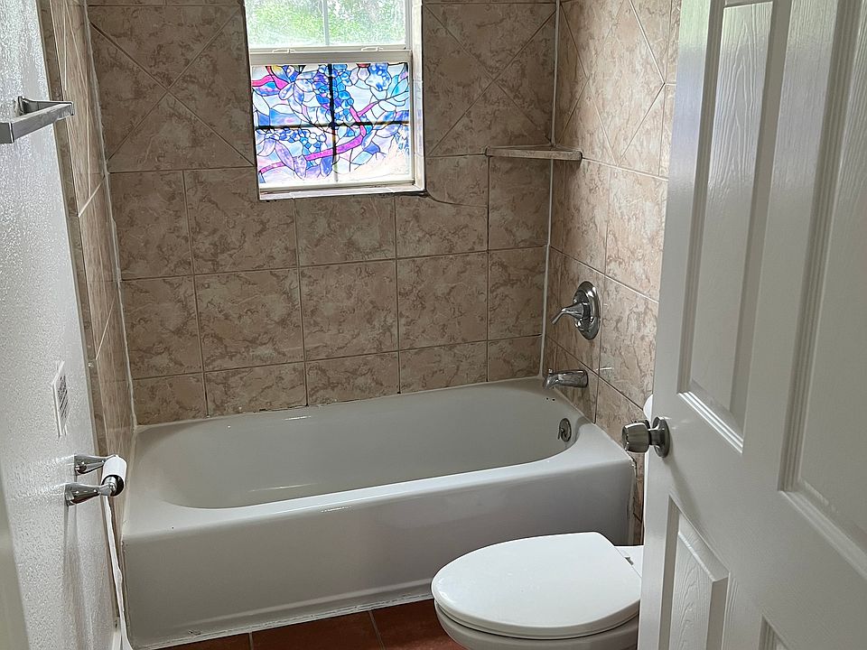 Bathroom #1 Full Bathroom