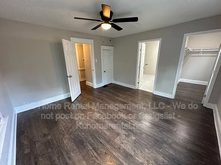3016 E 32nd St — Photo 41