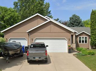 2501 32nd St S, Fargo, ND 58103