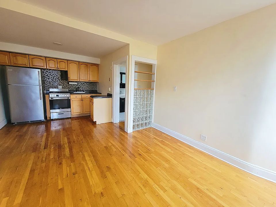 1st image of 176 Meserole St APT 4R