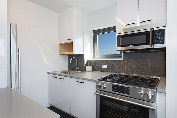 Rented by The Dermot Realty Management Company | media 20