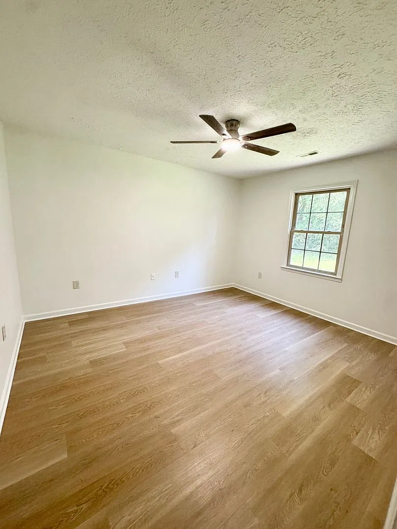 Beautiful Home in Conway! No HOA! Pet Friendly — Photo 4
