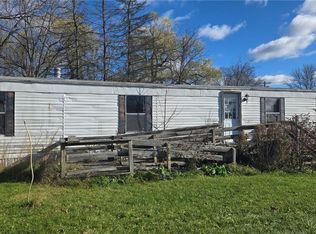 6539 Badgley Rd, East Syracuse, NY 13057