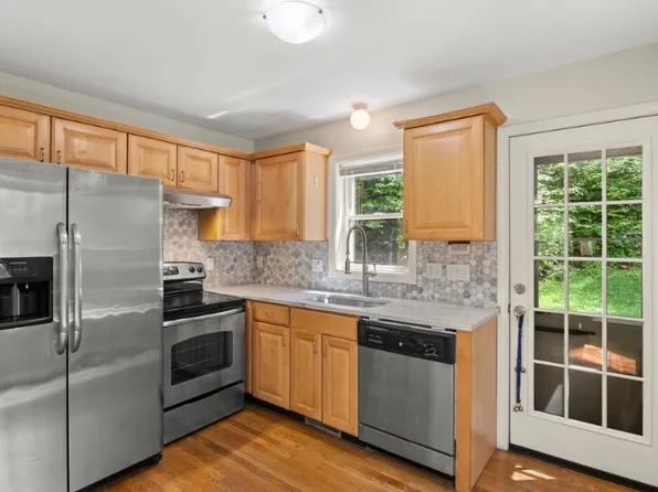 (undisclosed Address), Hamden, CT 06518