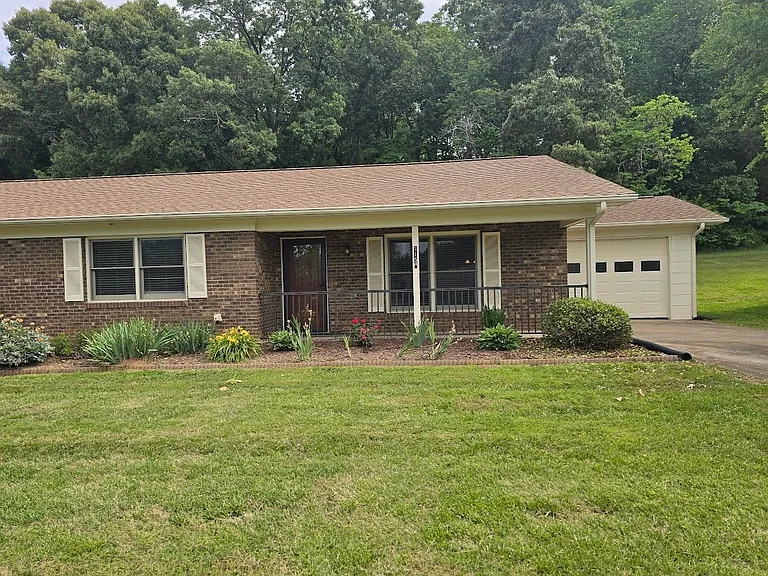 115 Willow Ct — Photo 2