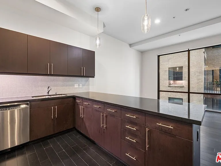 655 S Hope St #1006 — Photo 9