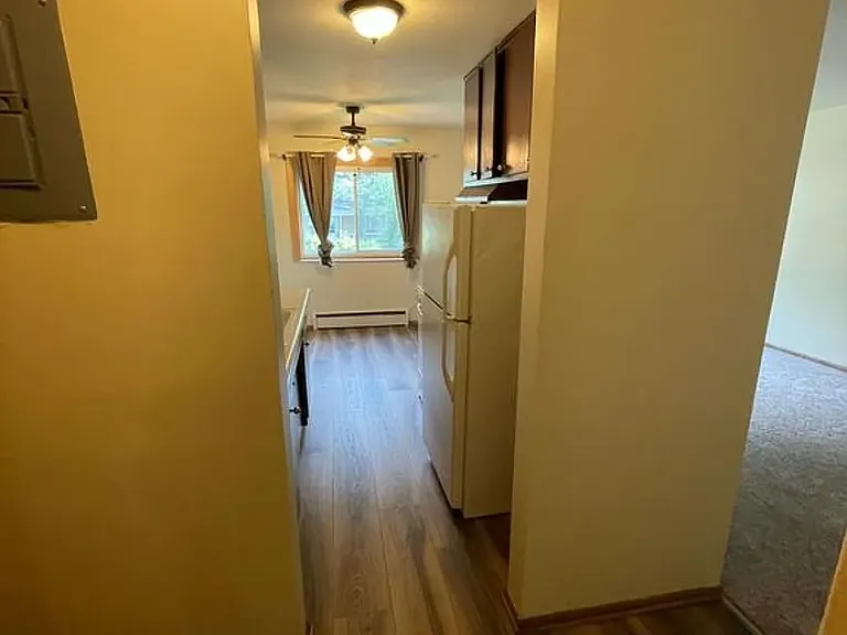 418 7th St SE #203 — Photo 5