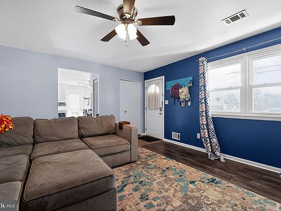 4th image of 1090 Notley Ct