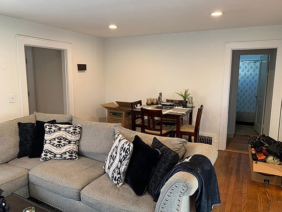 3rd image of 4 Selleck St #1