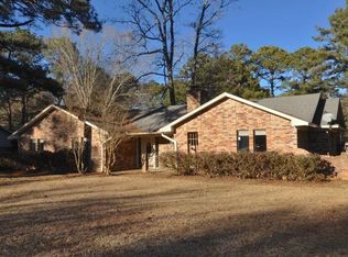 5246 Brookview Dr, Byram, MS 39272