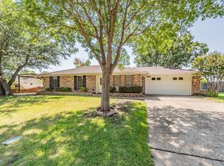 2890 Elsinor Dr, Fort Worth, TX 76116